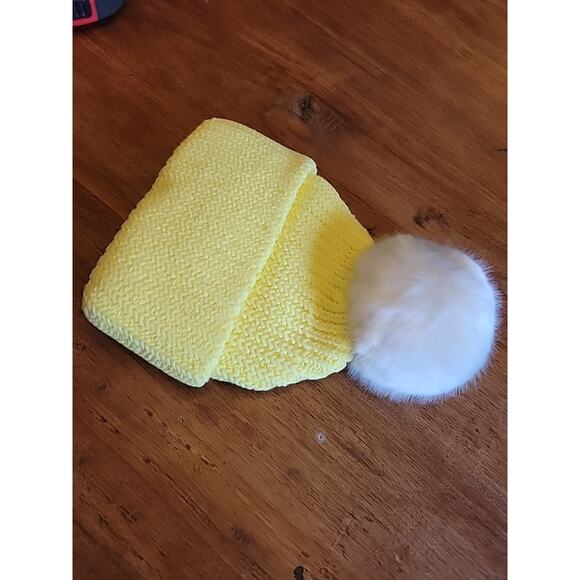 Rare Love Your Melon Yellow Tweety Bird Adult Beanie With Pom New - Picture 5 of 7